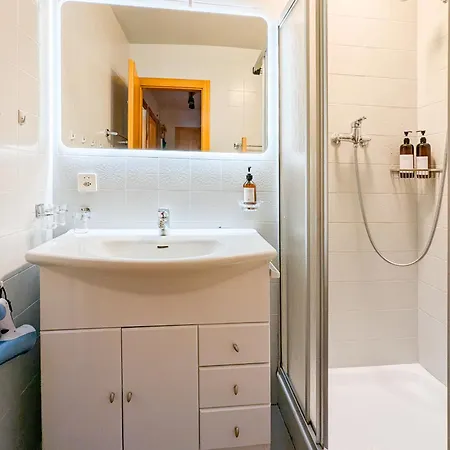 Cosy Centered With Garden And View In Apartman *