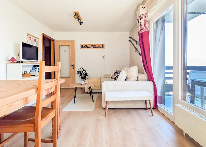 Cosy Centered With Garden And View In 公寓