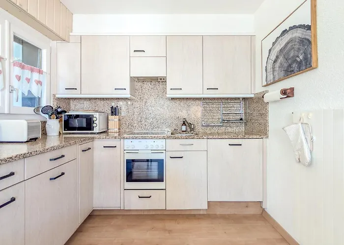 Cosy Centered With Garden And View In