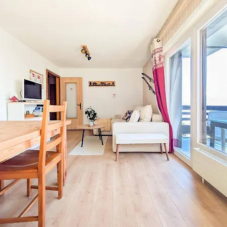 Cosy Centered With Garden And View In 公寓