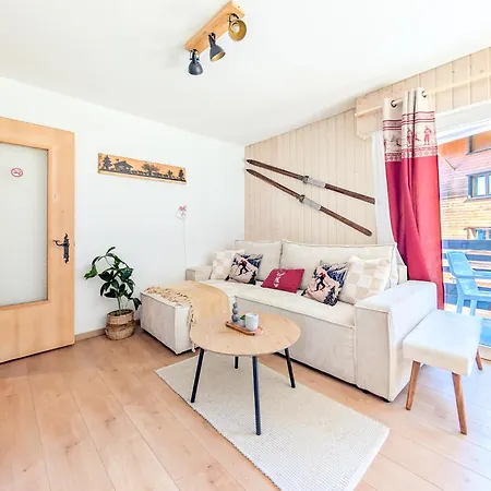 Cosy Centered With Garden And View In 公寓 维松纳
