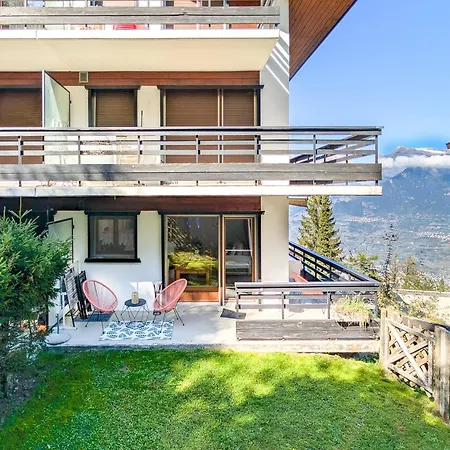 Cosy Centered With Garden And View In Appartement