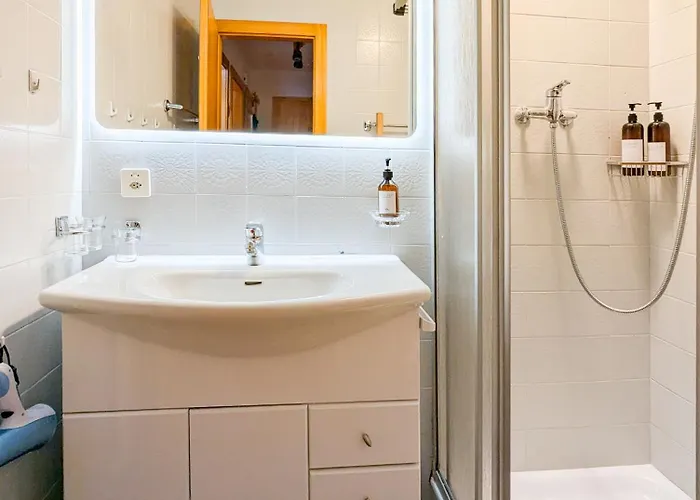 Cosy Centered With Garden And View In Appartement *